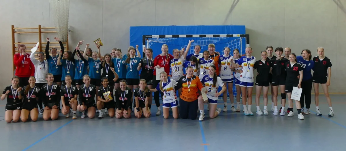 Gruppenbild der B-Jugend (Foto: HSV 90 Waren)