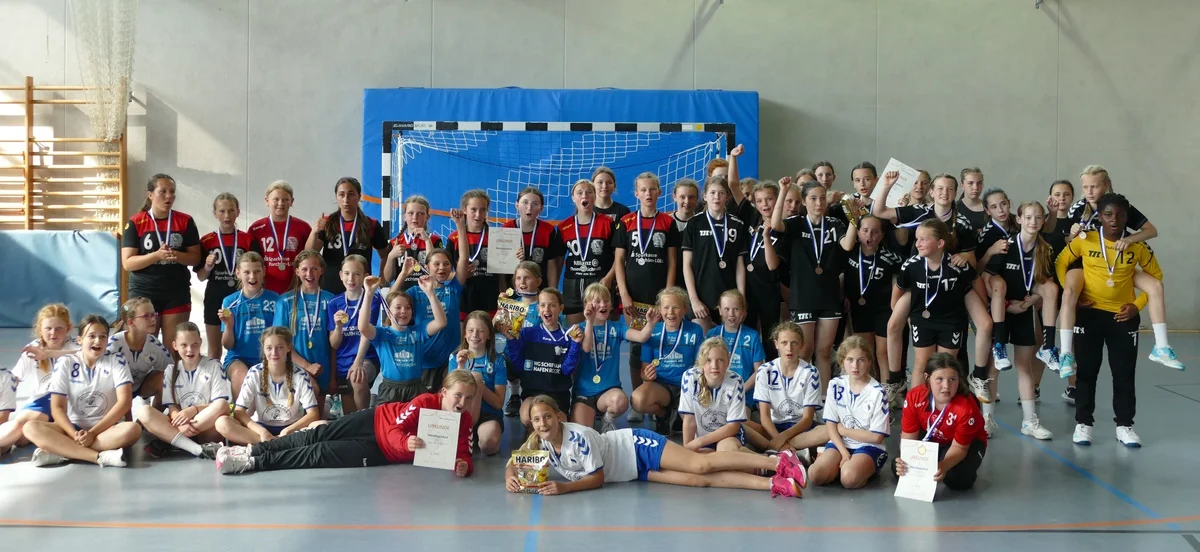 Gruppenbild der D-Jugend (Foto: HSV 90 Waren)