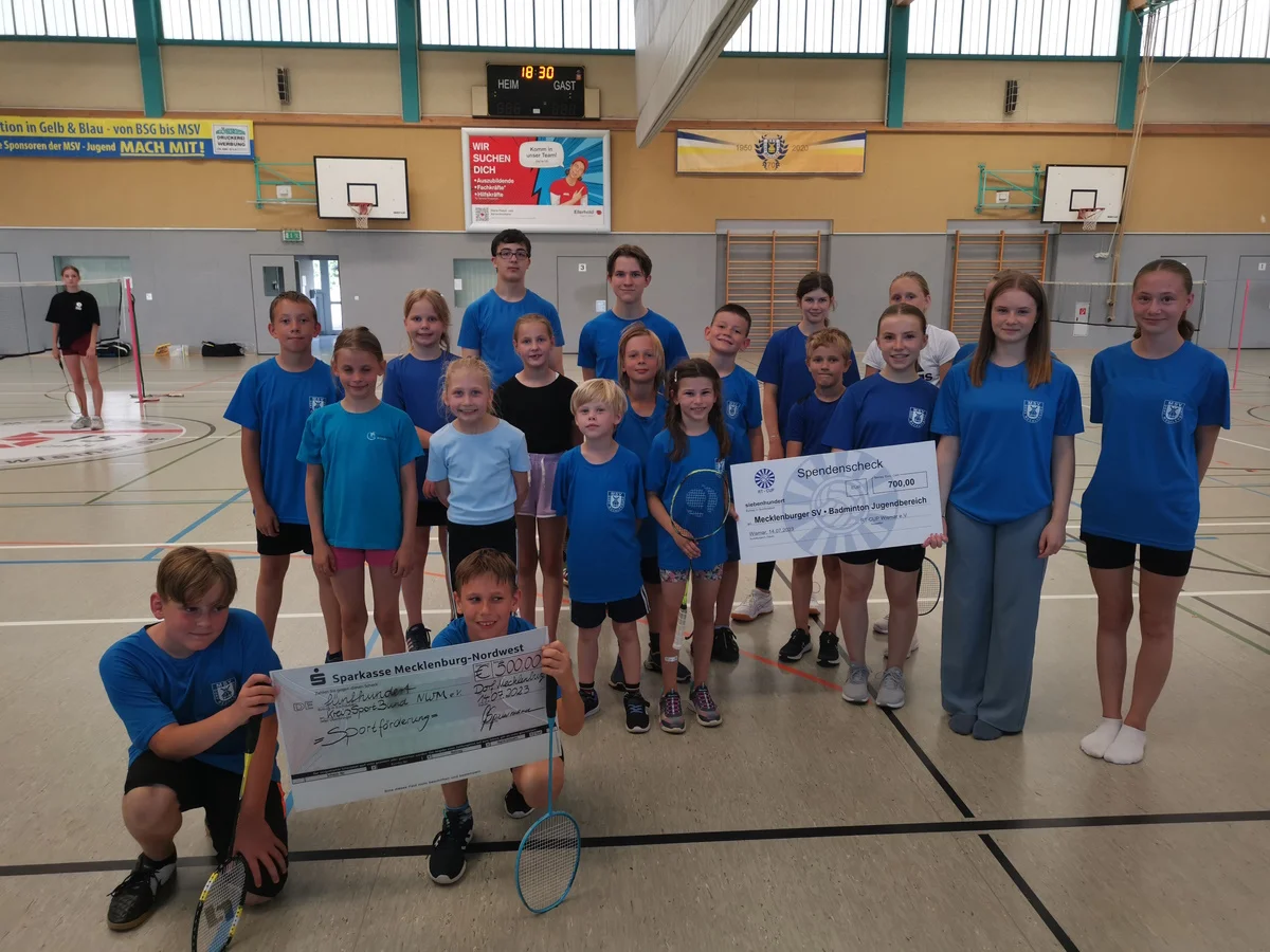 Saisonabschluss mit Überraschung für Badminton-Jugend