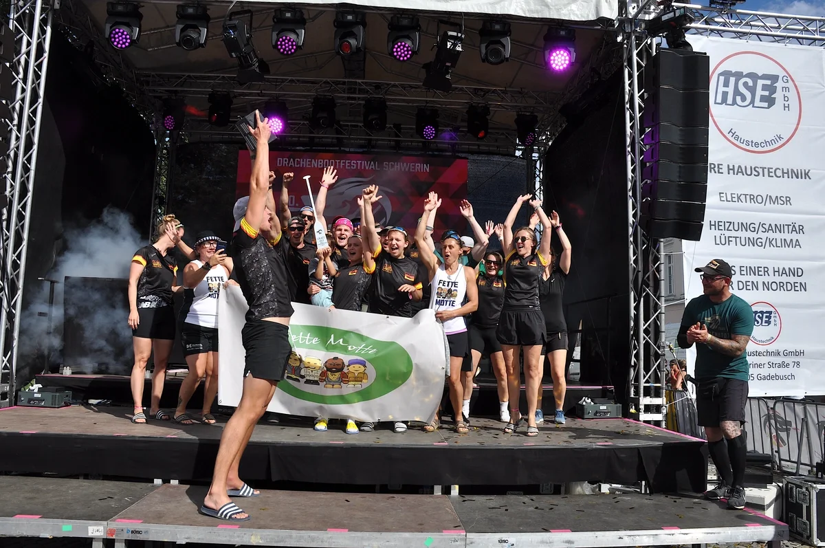Drei grandiose Festivaltage auf dem Pfaffenteich (Foto: Drachenbootfestival/Barbara Arndt)