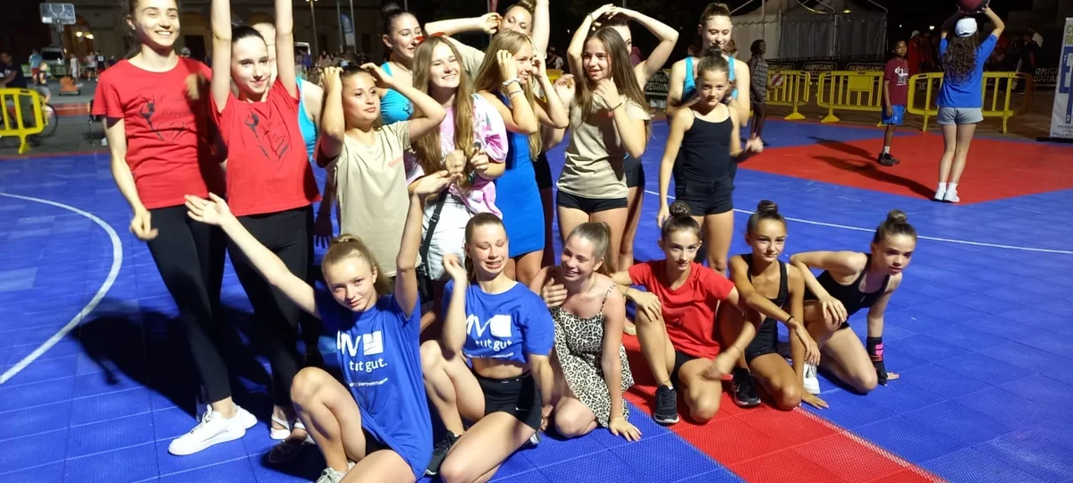 Die Sportgymnastinnen des TSV Schwerin beim „Giochi del Tricolore“ in Reggio Emilia (Foto: Verein)
