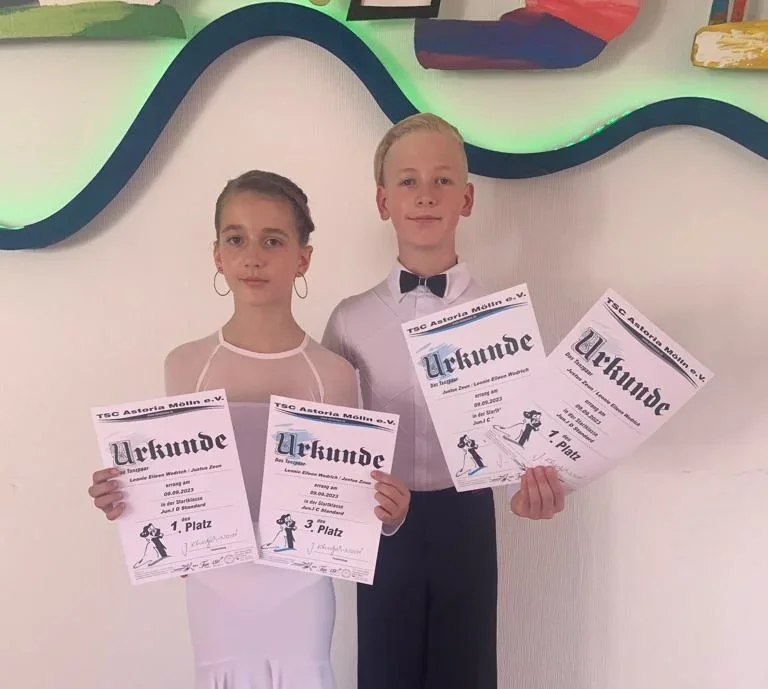 Justus Zeun und Leonie Wodrich tanzen sich an die Spitze