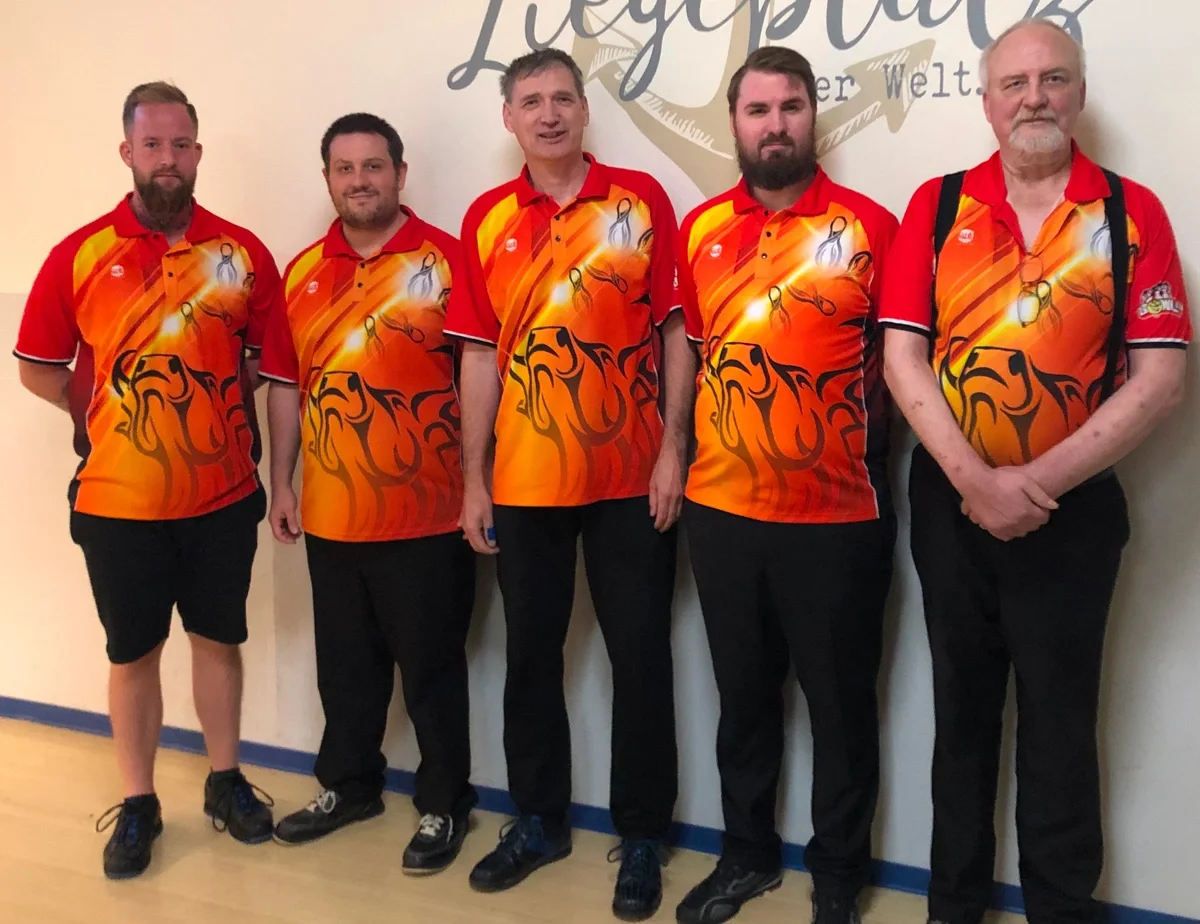 2.Herrenmannschaft: von links Sebastian Wendt, Paul Ahrenberg, Dirk Steffen (Kapitän), Patrick Pieper und Dirk Heine. (Foto: Stefanie Rose)