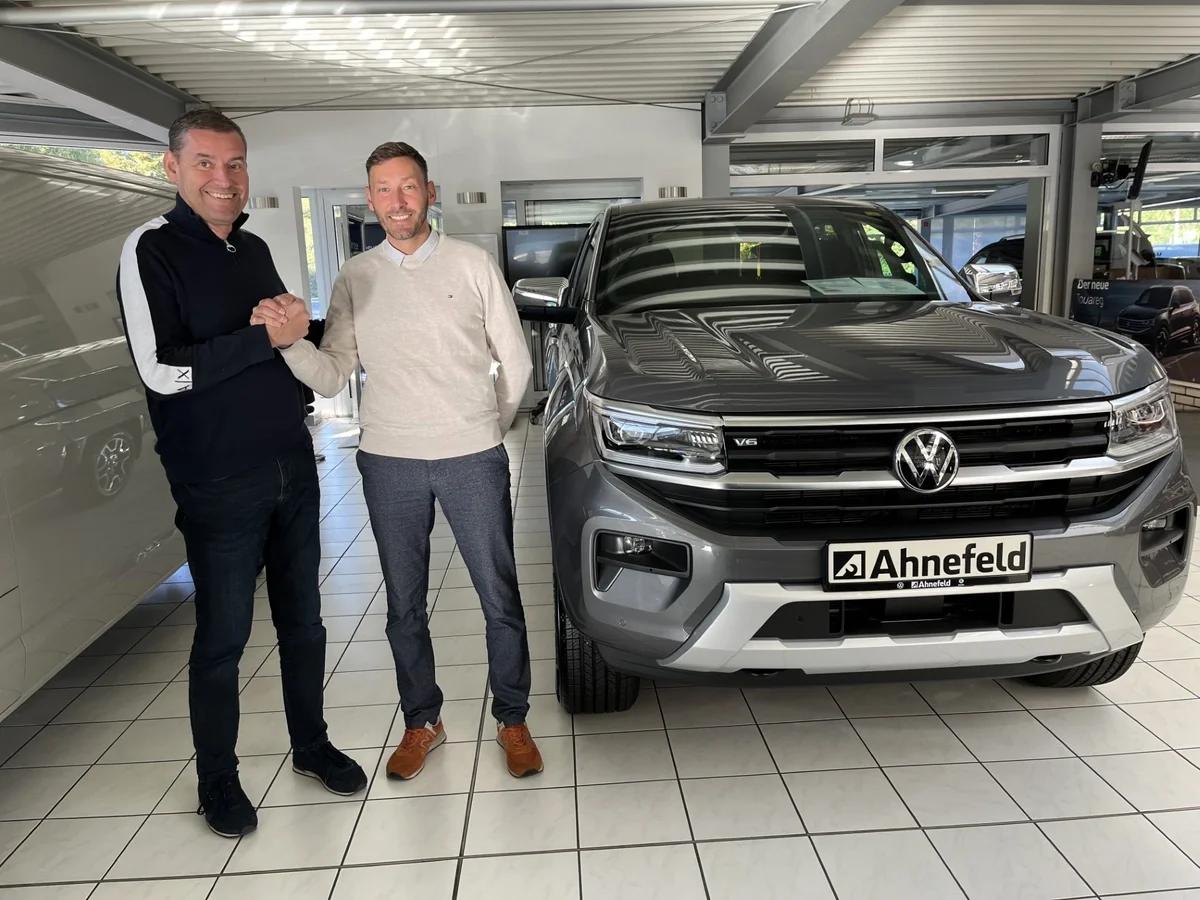 Autohaus Ahnefeld und der Pokal