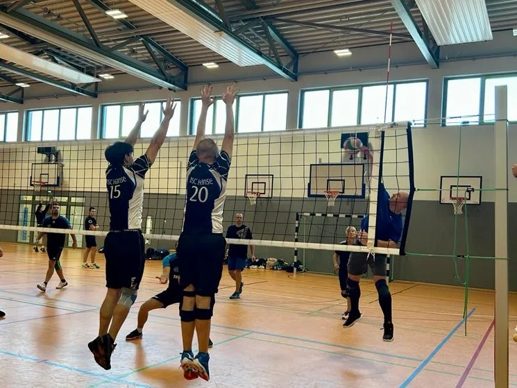 Roman (links) und Ole bei der Blockarbeit. (Foto: BSC Hanse)