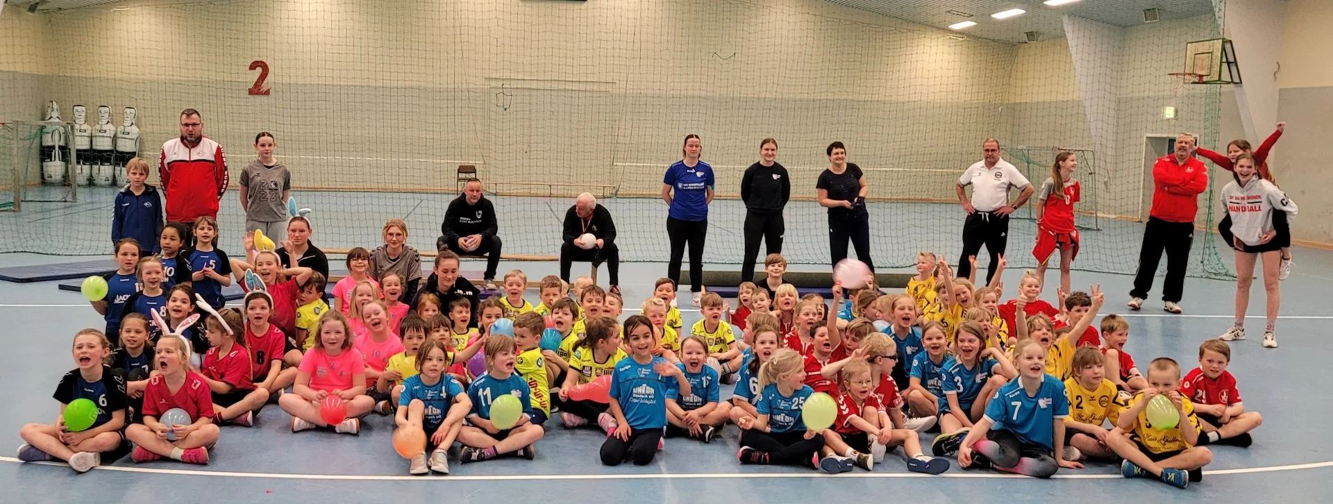 Handballspielen, Eierklauen und Hasenohren