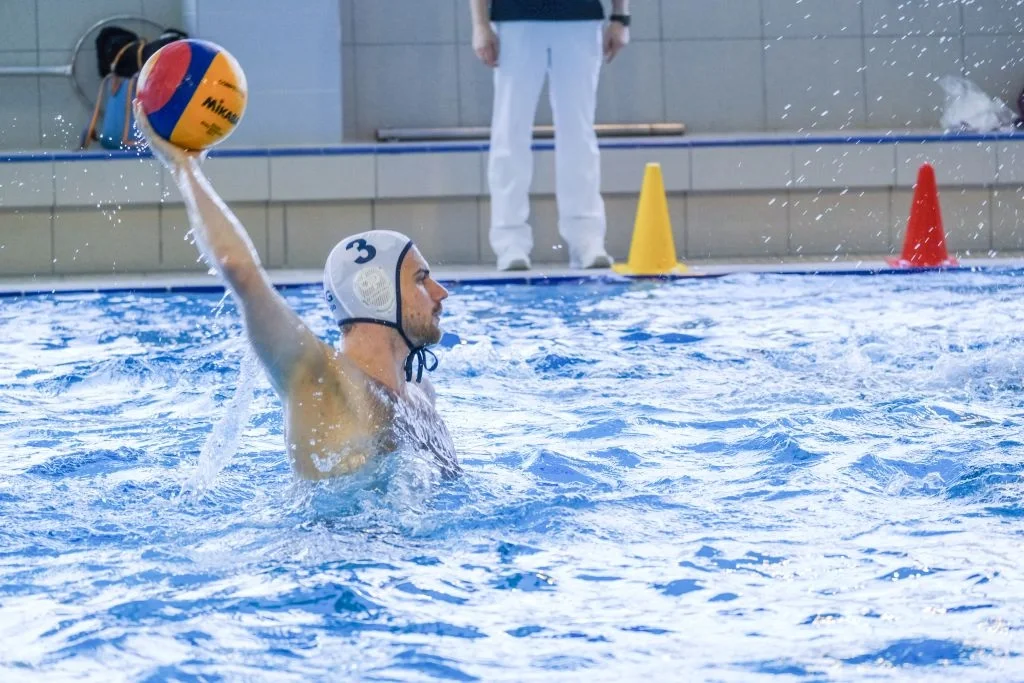 Wasserballer mit Herz in der Hand zum 1.Saisonsieg in Cuxhaven