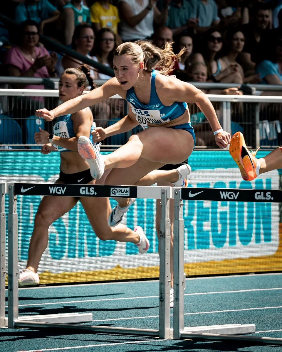 Lia Flotow (1. LAV Rostock) zeigte sich in absoluter Bestform über die 100 Meter Hürden. (Foto: Stefan Mayer) Lia Flotow fliegt förmlich über die Hürden
