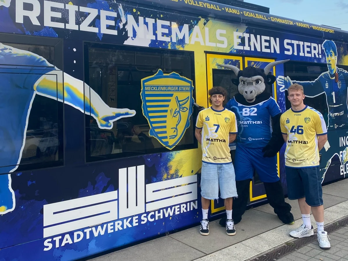 Mit Schulkindern neue Stiere-Bahn eingeweiht