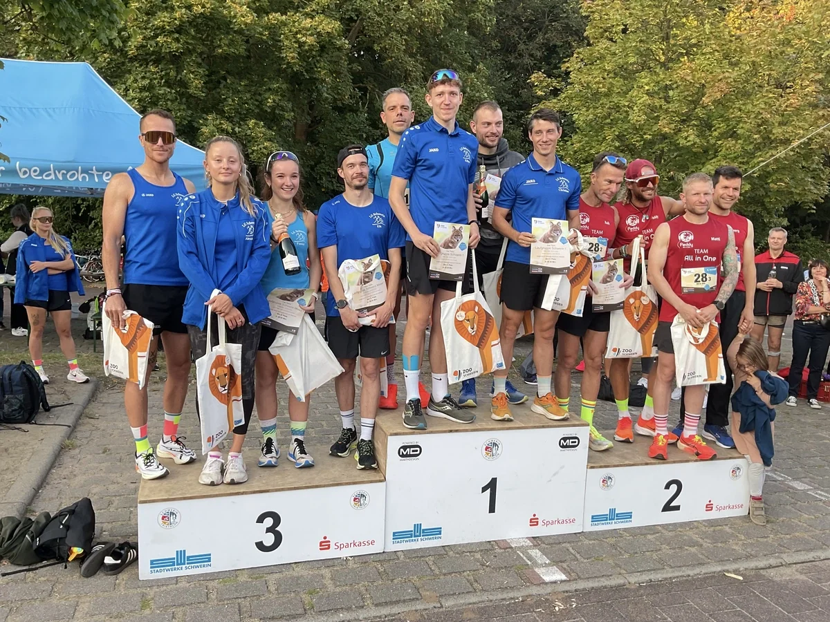 Siegerehrung-Zoolauf_c_Lothar-Gajek
