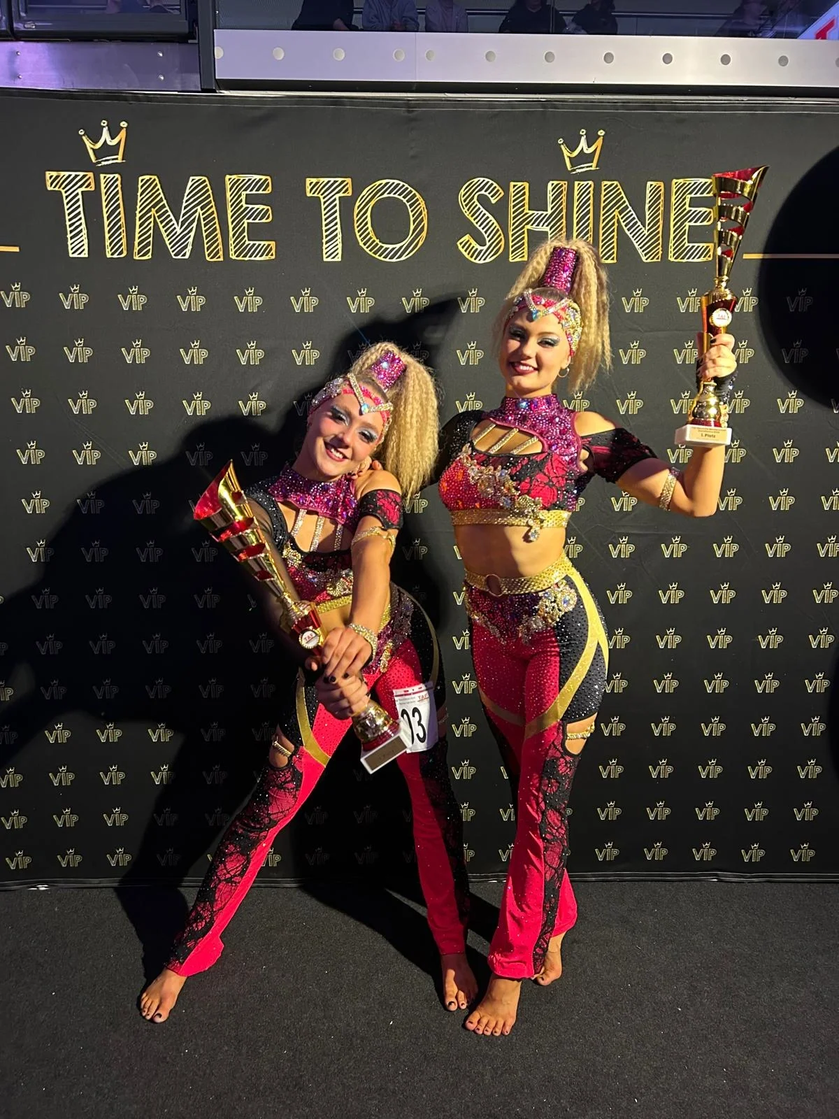 Cara Leonhardt und Emilia Margarete Seidlein tanzten sich in der Klasse „Super Star Duo Junioren“ zu Deutschen Meisterschaft (Foto: OTG)