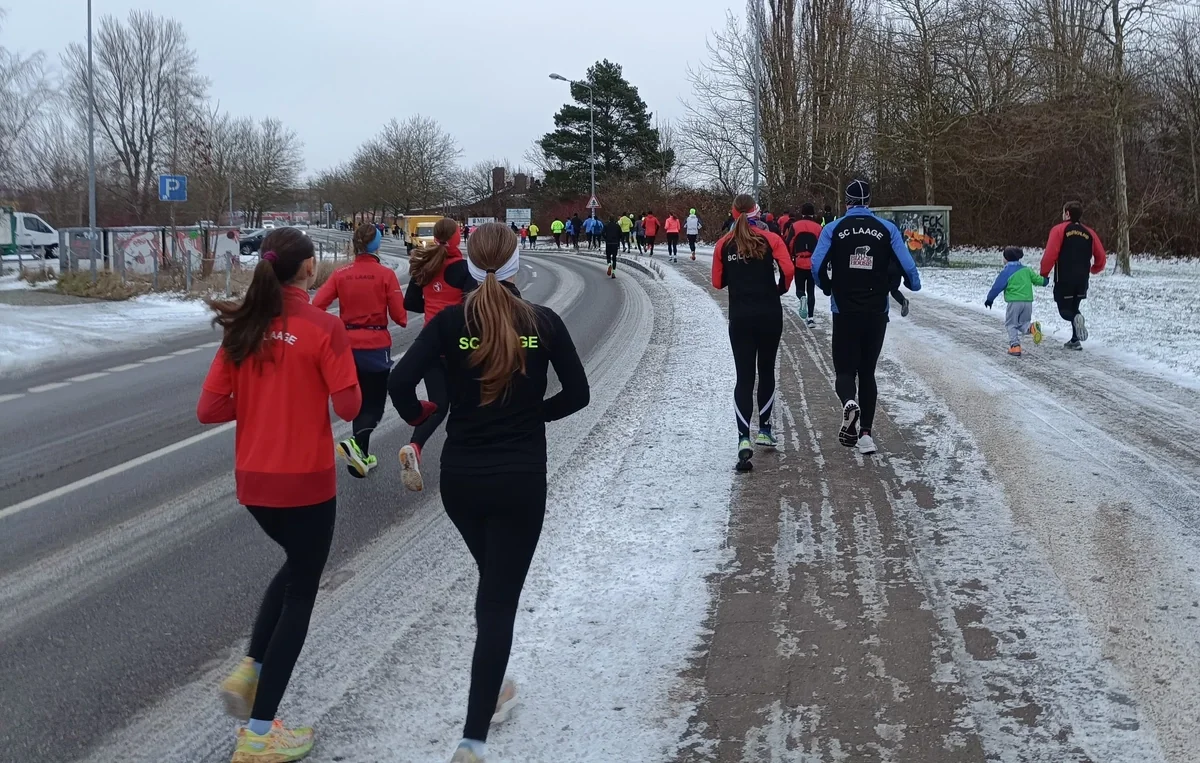 Silvester-Neujahrslauf auf glatten Straßen absolviert