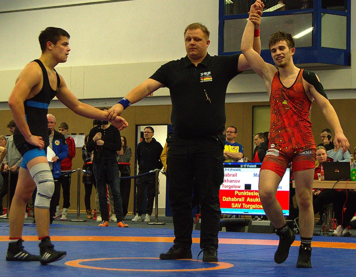 Dzhabrail-Asukhanov_rot_gewinnt_MDM-Bronze_c_privat