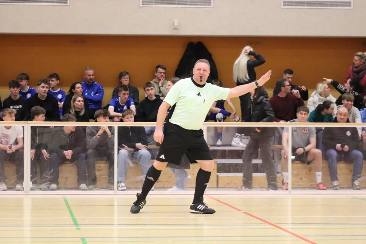 Matthias_Krull-SR-SpVgg_Cambs-Leezen-01-quer_c_Michael-Holste