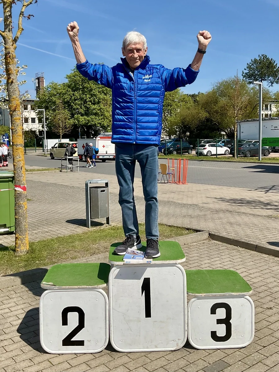 42-Stoltera-Kuestenwaldlauf_Peter-Wiesner_SN_c_Gajek
