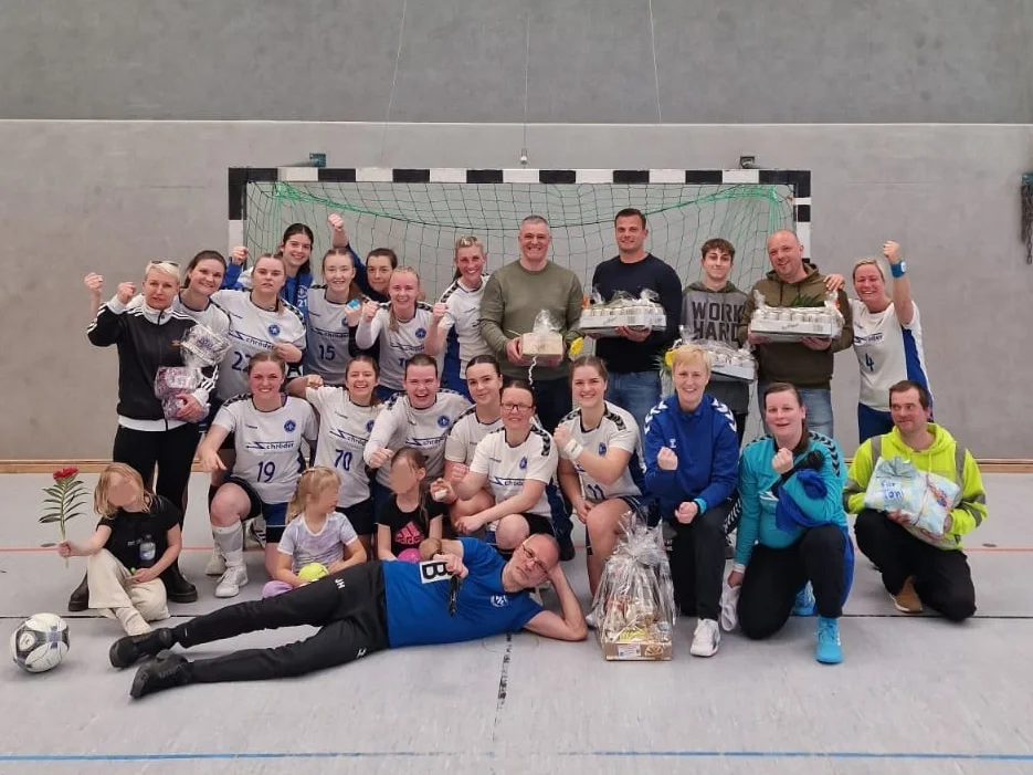 Sponsorenfoto_c_VfL-Neukloster-VL-Damen