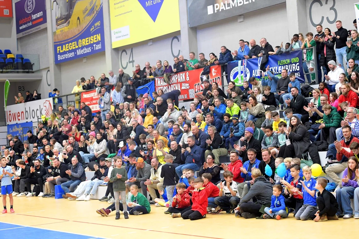 Knapp 2.000 Zuschauer begleiteten die letzten HWP-Hallenmasters. (Foto: Dietmar Albrecht)