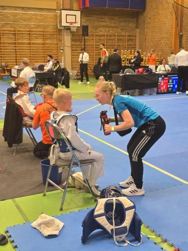 Coach Leonie Klöden weiß um die richtigen Worte. (Foto: Budo-Verein Anklam e.V.)