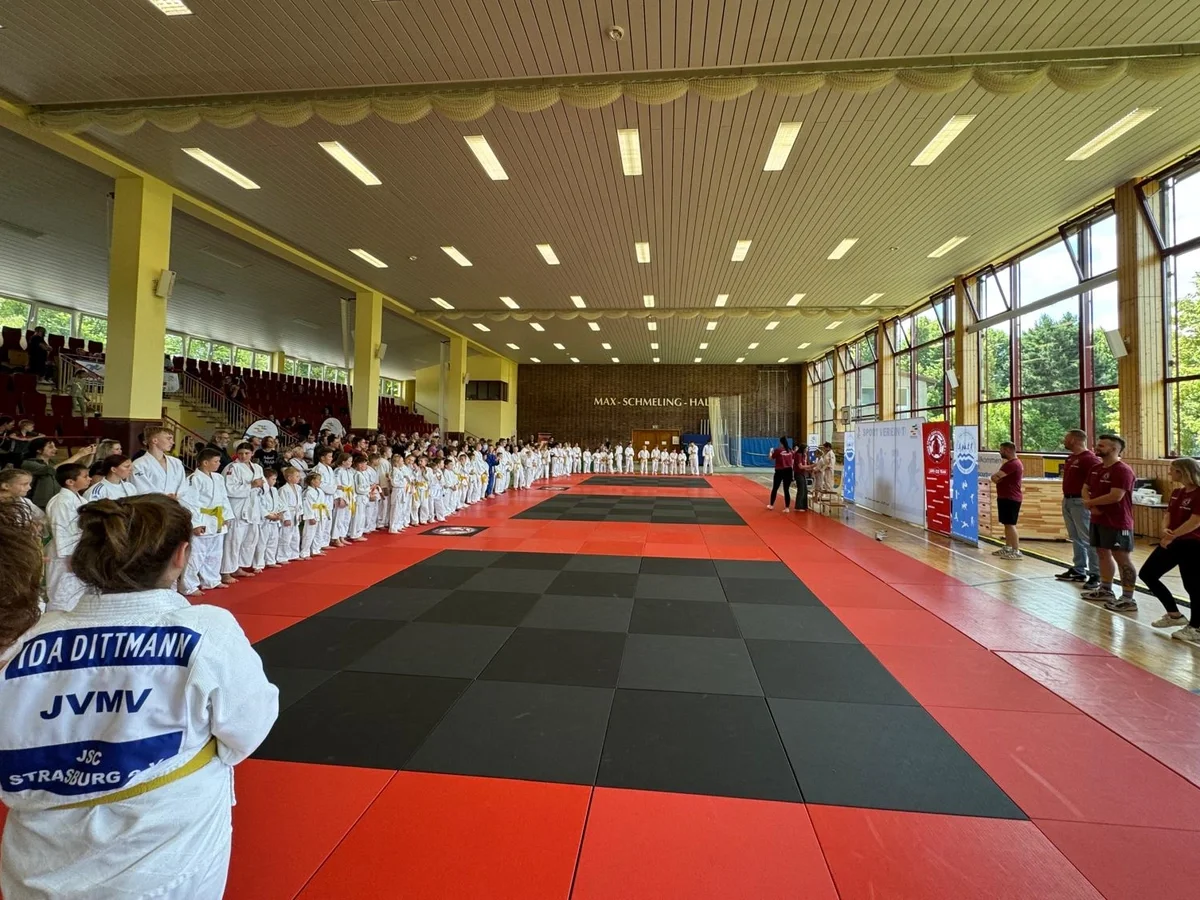 Siegerehrung-Judowettkampf_c_JSC-Strasburg