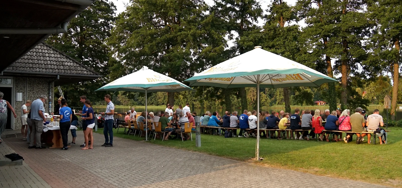 BBQ auf dem Gelände des WSC ‚Luzin‘ Feldberg(Foto: Silke Assmann)