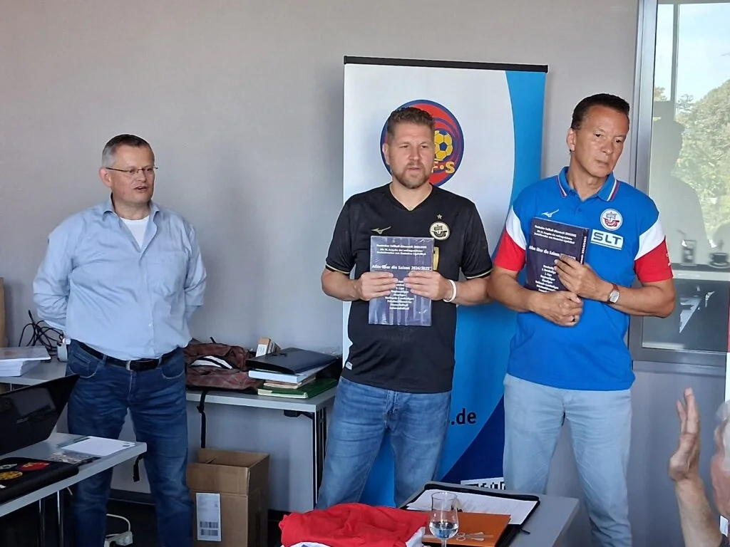 Zahlen-Jäger des Fußballs in Rostock