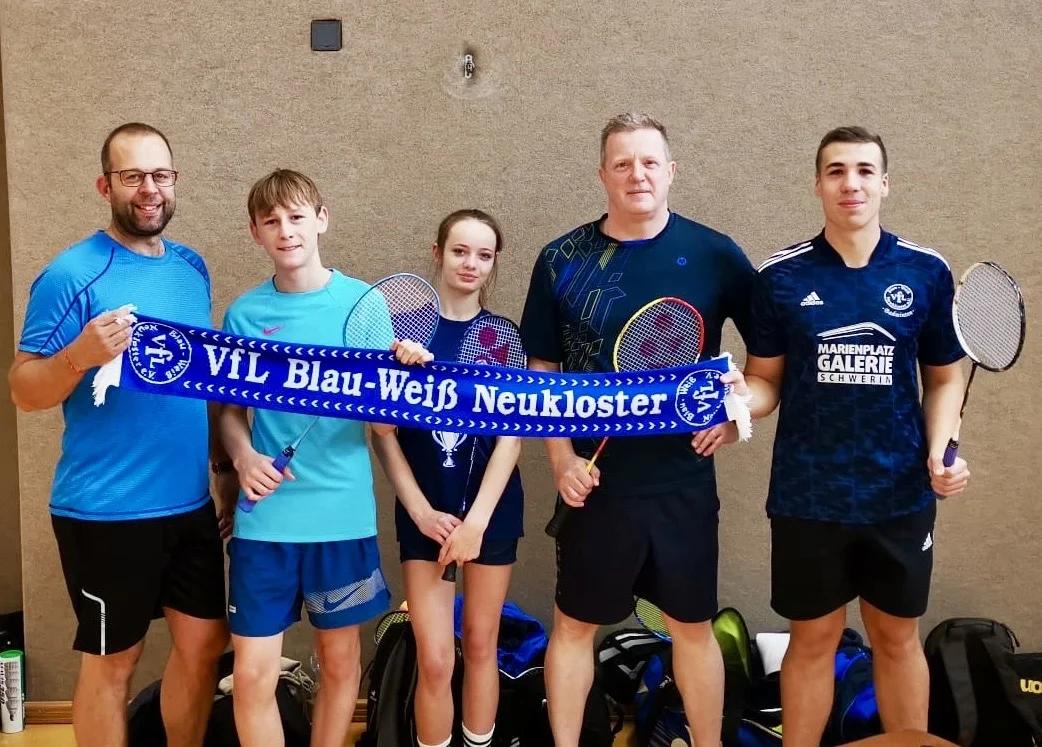 Badmintonteam-Hobbyliga_c_VfL-Neukloster