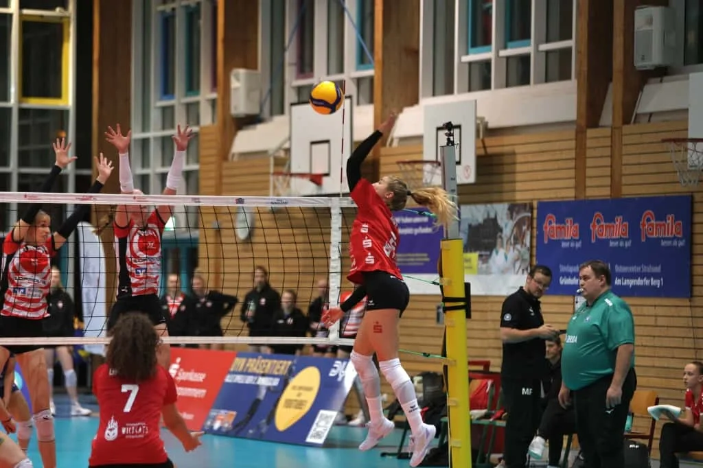 Sparkassen-Wildcats_Rosalie_Angriff_c_Marco-Schlicht