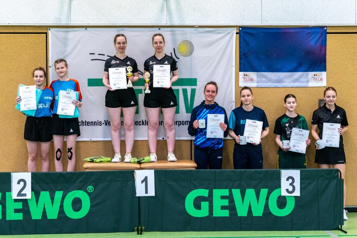 Siegerehrung im Damendoppel (Foto: © Robert Herrmann)