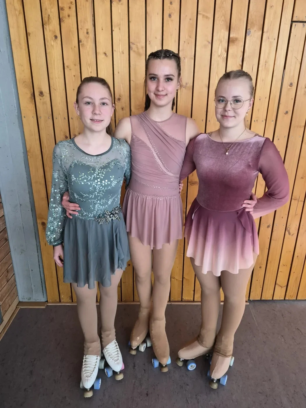 Kunstläuferinnen Charlotte Flotow, Valerie Gropp und Jette Schirning (Foto: GSC09 Rollkunstlauf)
