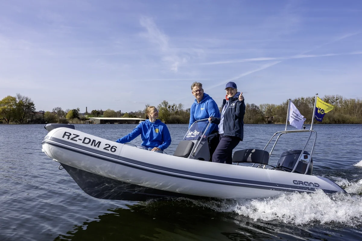 Ministerpräsidentin Manuela Schwesig tauft Boot im Schweriner Marineclub