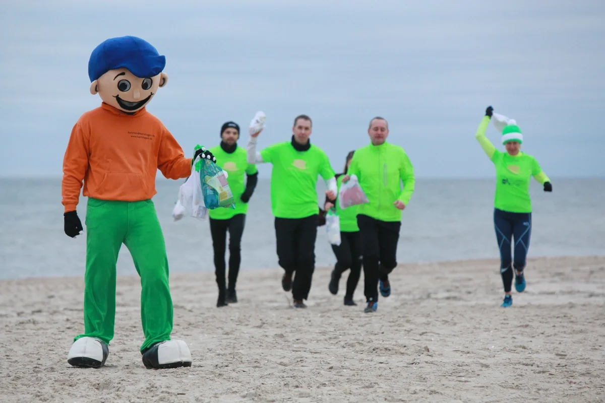 plogging-Laufmuetzen_c_Matthias-Gruendling