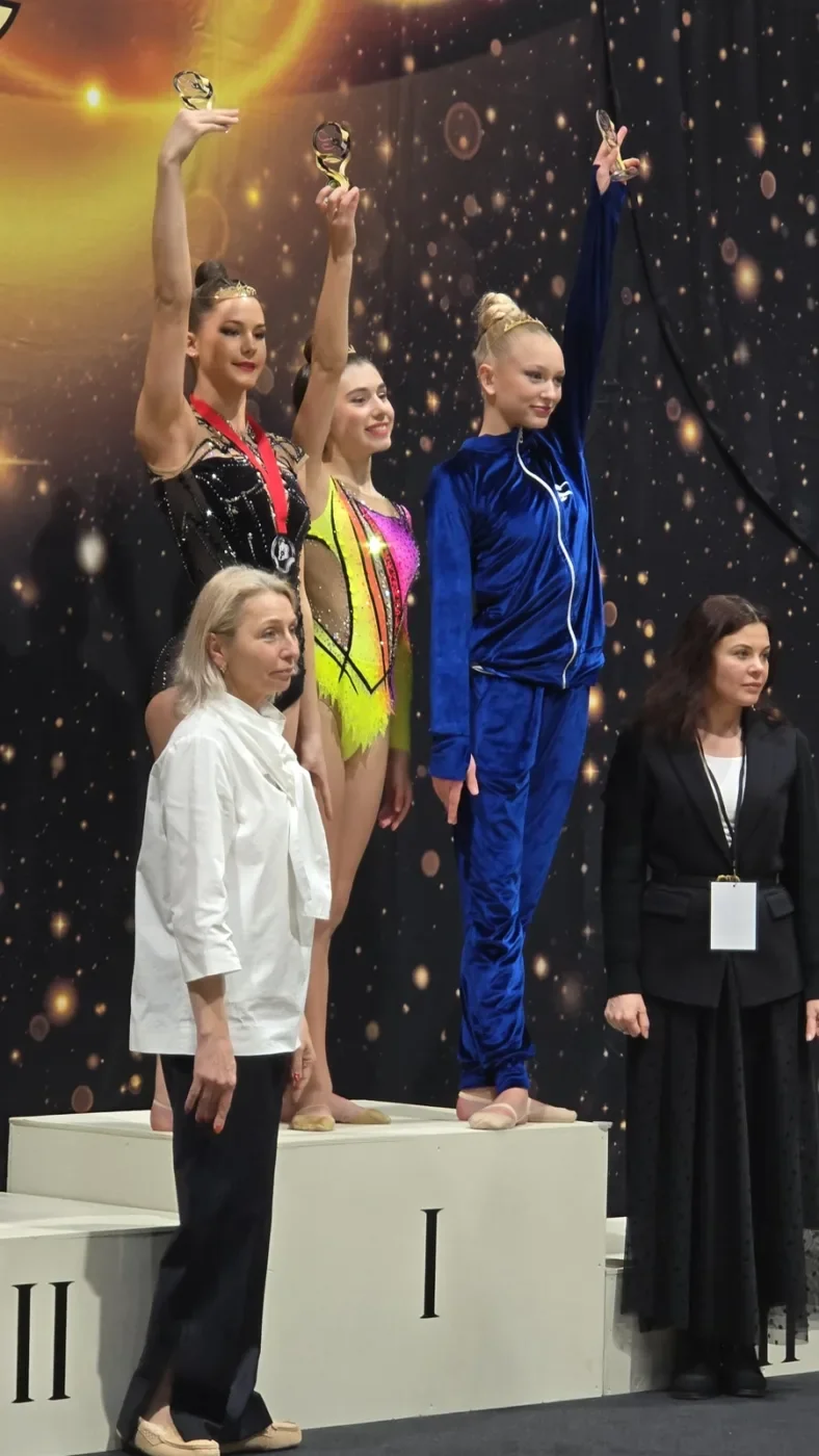 Ksenia Iovu (rechts) gehört zu den mit einem Sonderpreis ausgezeichneten Gymnastinnen. (Foto: ZVG)