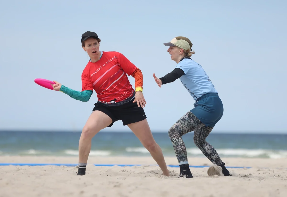 Beach-DM-Ultimate-Frisbee_B2_c_Danny-Gohlke