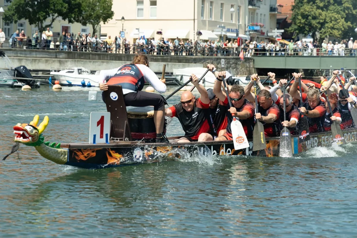 28 Team beim 28. Drachenbootfestival