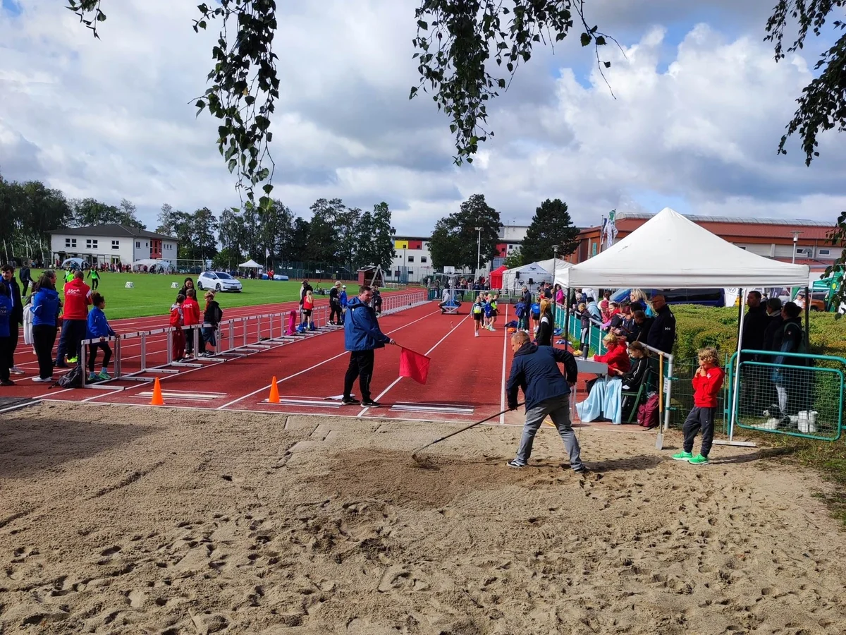 300 Athleten in 44 Teams bei Team-LM