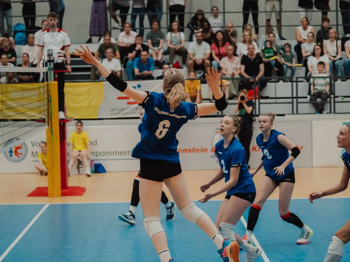  Deutschlands Volleyballtalente zu Gast in Schwerin: 32 Mannschaften kämpfen beim Bundespokal um den Titel