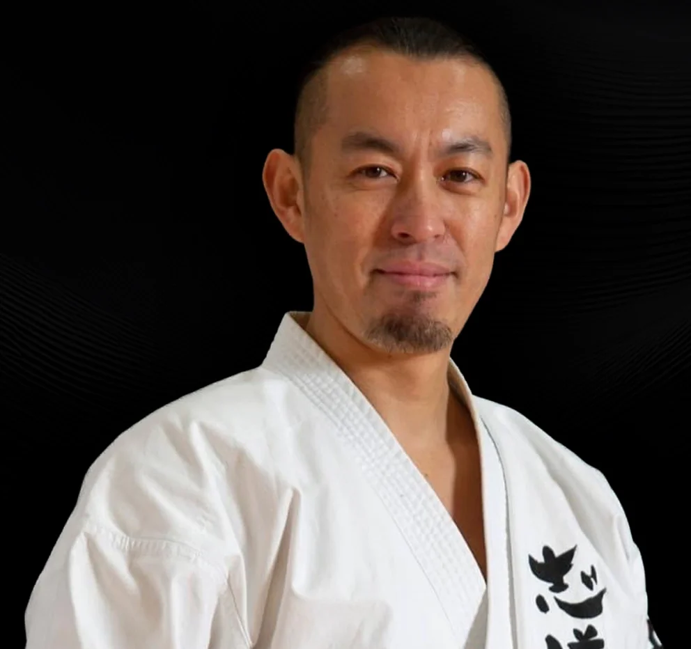 Sensei aus Japan gibt Seminare bei Karateka der Stiere