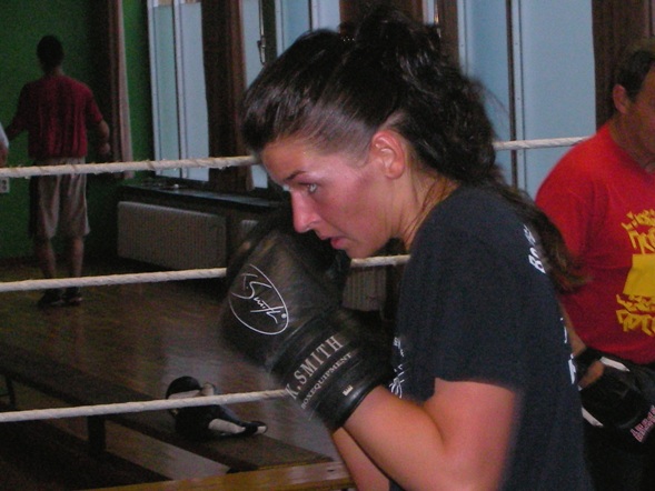 Meisterlicher Frauen-Boxsport in Cottbus
