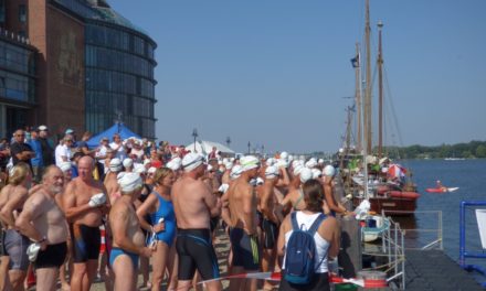 Gelungenes EURAWASSER-Warnowschwimmen unter Rekordtemperaturen