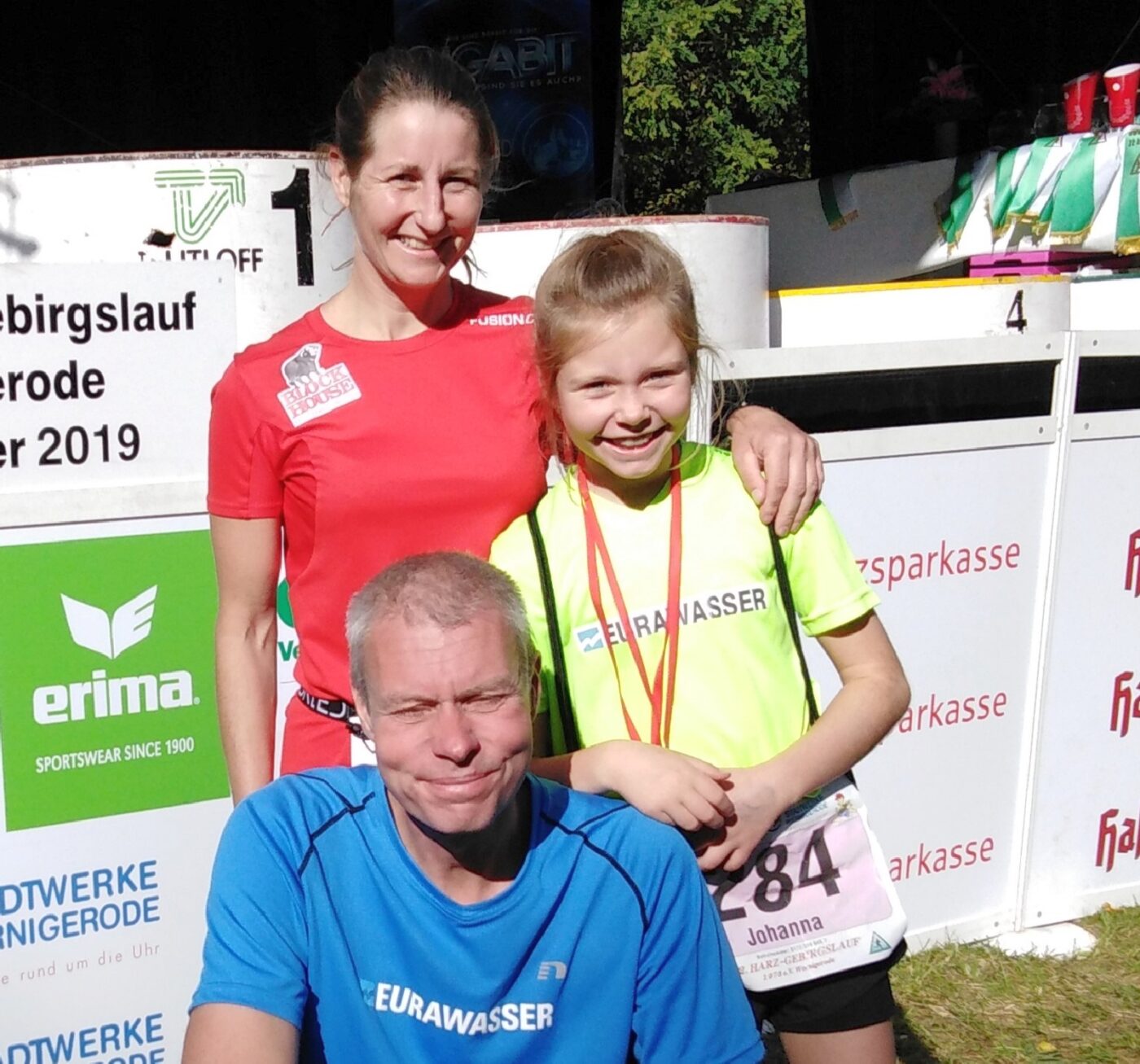 Das Foto zeigt Sophia, Johanna und Michael.