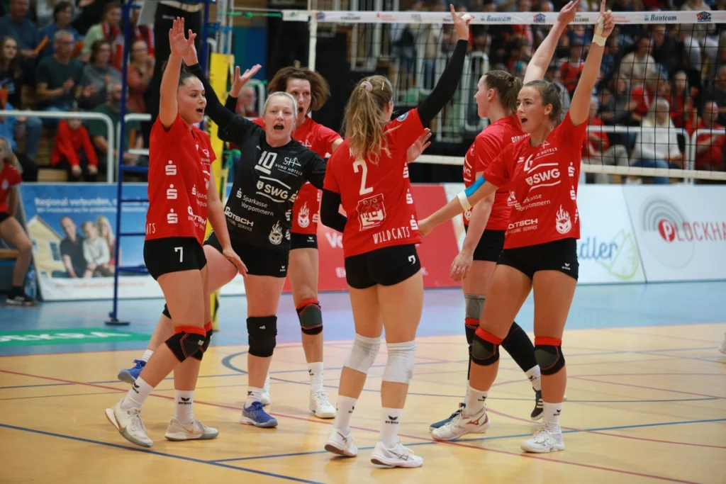 Jubel bei den Volleyballerinnen der Stralsunder Wildcats