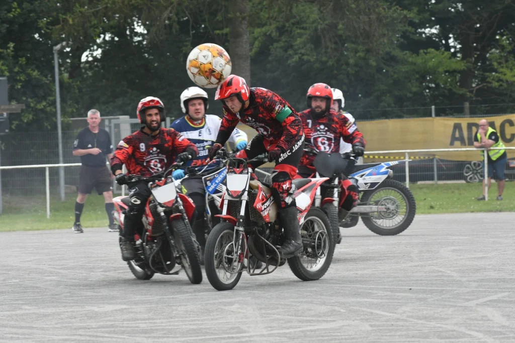 Volles Programm in den Motoball-Ligen