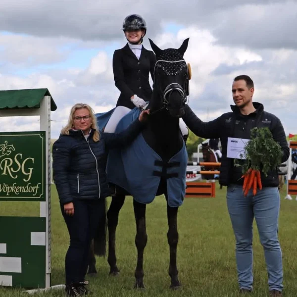 Matilda Behrens siegt im NÜRNBERGER BURG-POKAL der Junioren