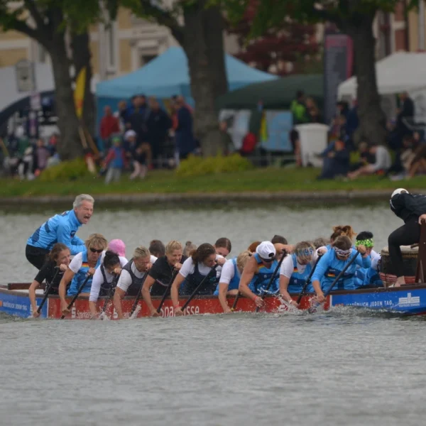 Großer Preis von Schwerin vergeben: 32. Drachenbootfestival als Sommerhighlight gefeiert