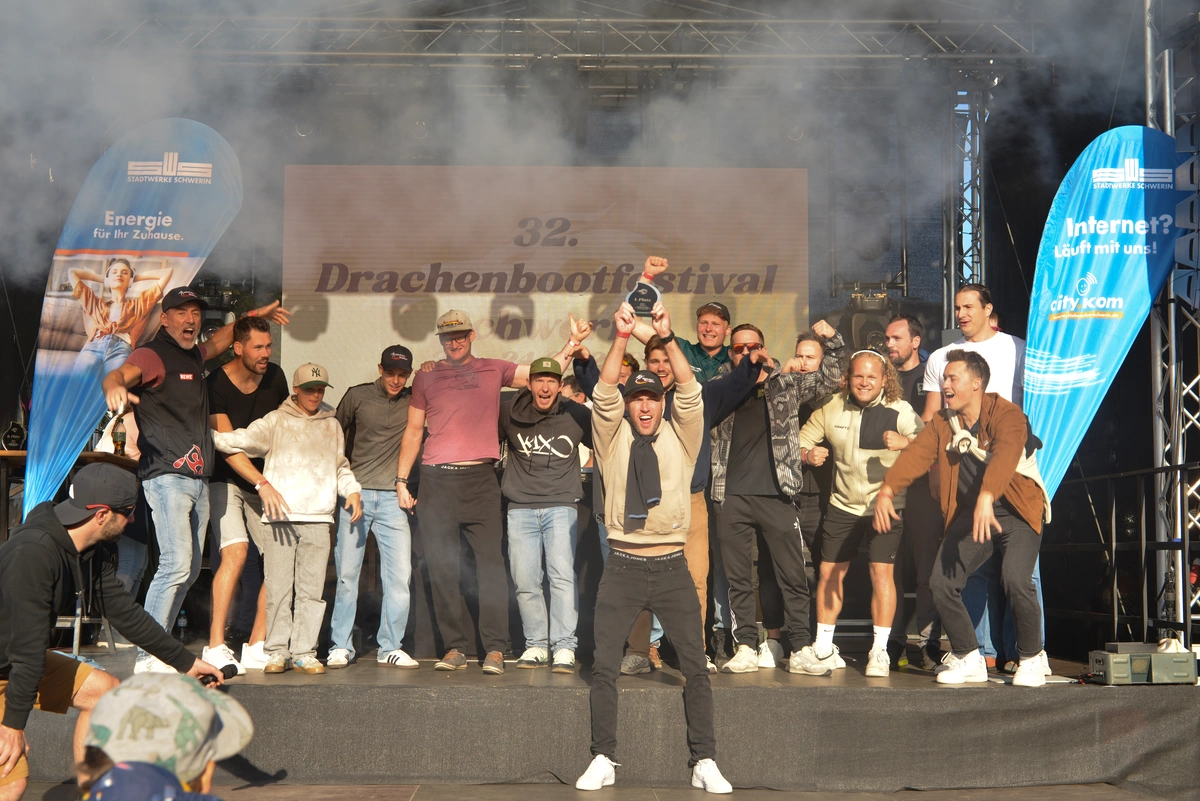 Siegerehrung-Langstrecke_Drachenbootfestival_c_Frank-Faulenbach